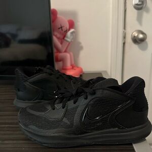 Nike Kyrie 5 Low Black Basketball Shoes